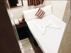 Отель Shanghai Hostel HK  Гонконг